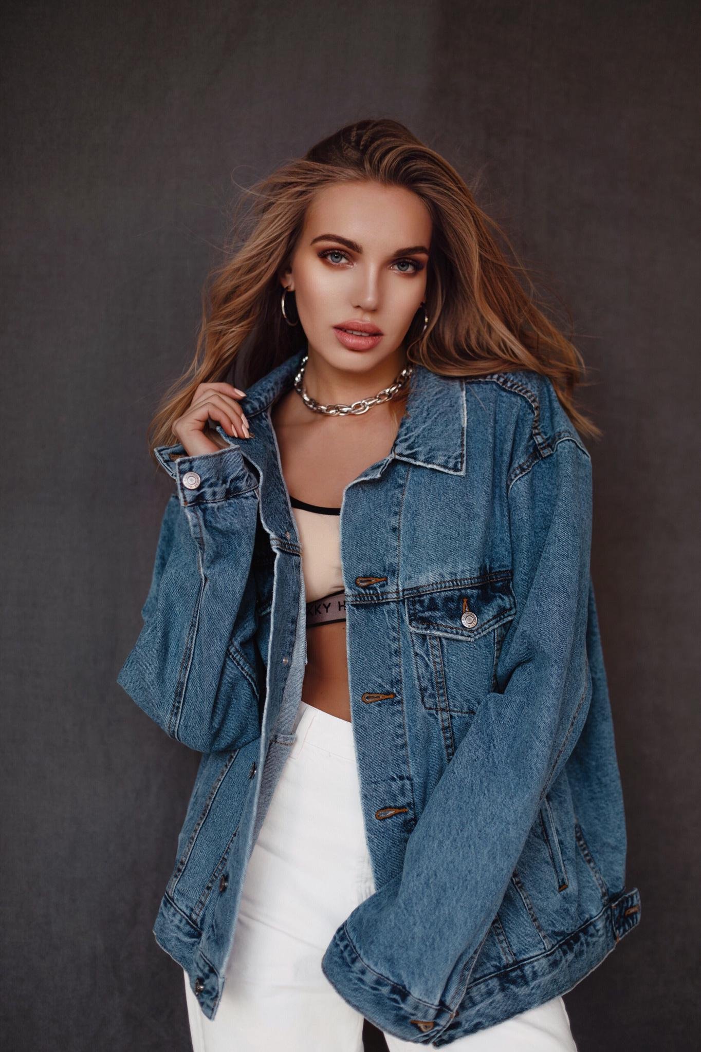 79D660B8-6F16-49AB-A549-16080802F5F5