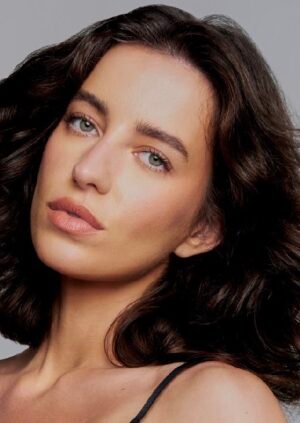 GERMANY | Bruna Hennings